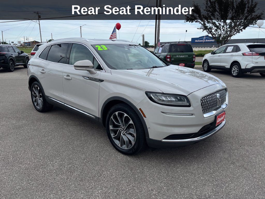 Used 2023 Lincoln Nautilus Reserve w/ Equipment Group 201A AWD/4WD image 9