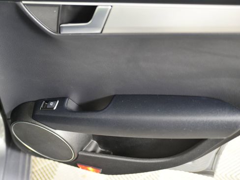Used 2013 Mercedes-Benz C 300 Sport image 16