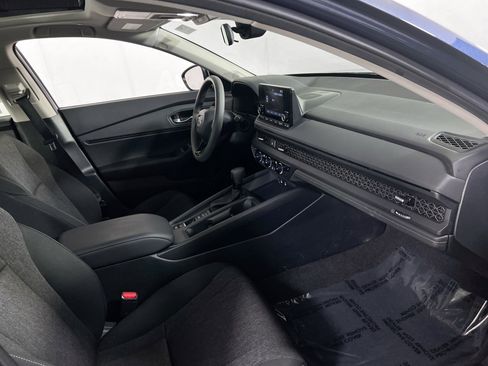 Used 2025 Honda Accord SE image 27