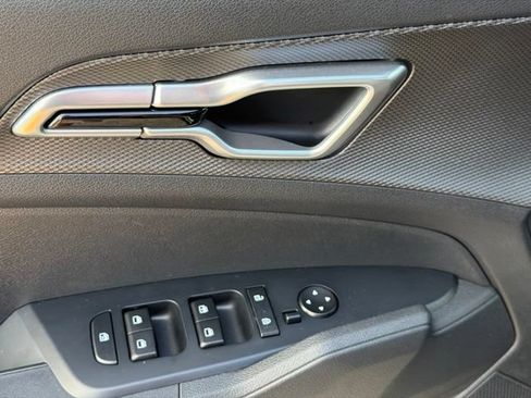 Used 2025 Kia Sportage LX FWD image 19