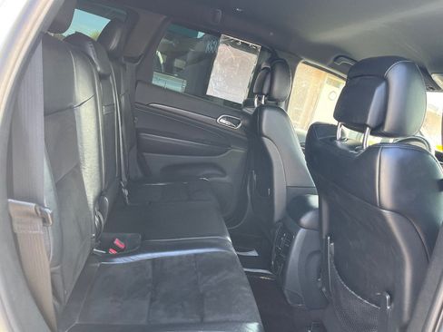 Used 2018 Jeep Grand Cherokee Altitude RWD image 15