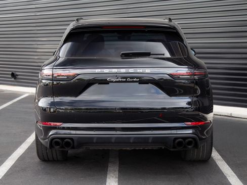 Certified 2023 Porsche Cayenne Turbo AWD/4WD image 6