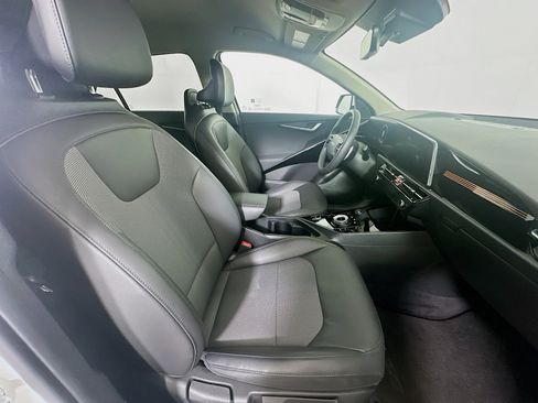 Used 2024 Kia Niro Wind w/ Wind Preserve Package FWD image 31