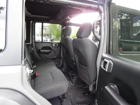 Used 2021 Jeep Wrangler Unlimited Sport AWD/4WD image 27