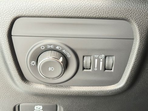 Certified 2023 Jeep Grand Cherokee Altitude AWD/4WD image 22