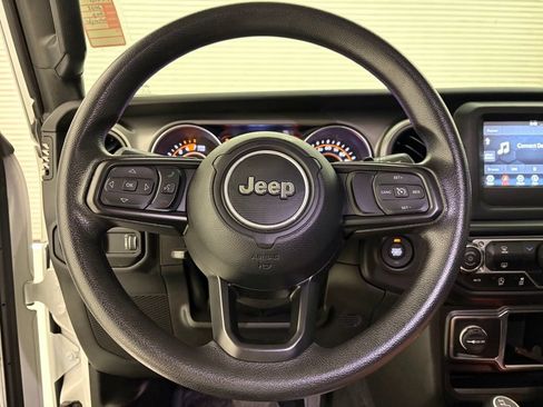 Used 2023 Jeep Wrangler Unlimited Sport AWD/4WD image 3