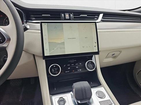 New 2026 Jaguar F-PACE R-Dynamic S image 19