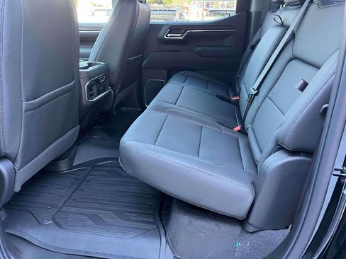 New 2026 GMC Sierra 1500 SLT w/ SLT Premium Plus Package image 17
