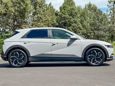 Certified 2024 Hyundai Ioniq 5 SEL RWD image 3