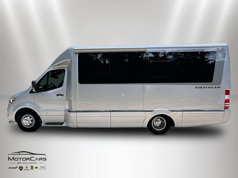 Used 2023 Mercedes-Benz Sprinter 4500 image 5