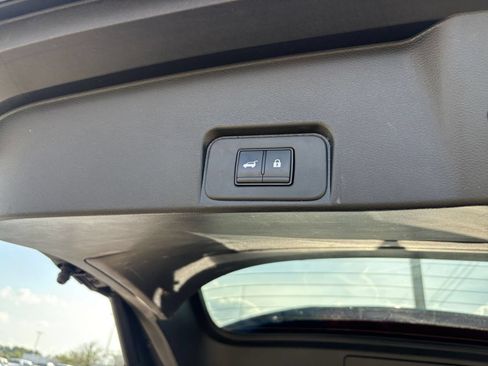 Used 2025 Nissan Rogue SV AWD/4WD image 23