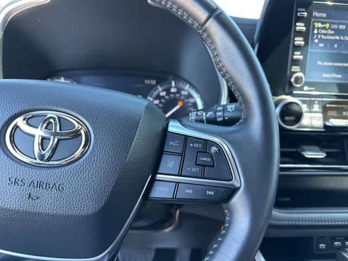 Used 2021 Toyota Highlander XSE image 12