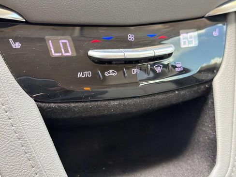 Used 2017 Cadillac XT5 Luxury w/ Driver Awareness Package FWD image 23
