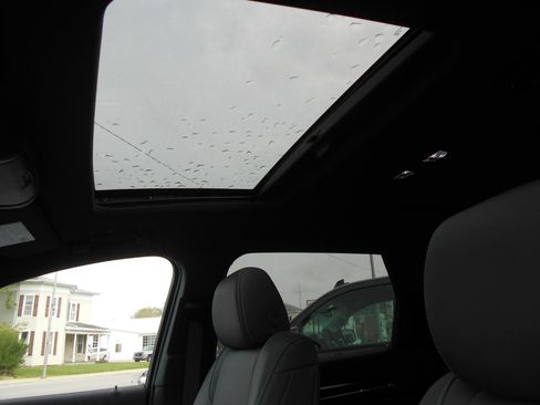 Used 2023 Buick Enclave Essence w/ Experience Buick Package image 9