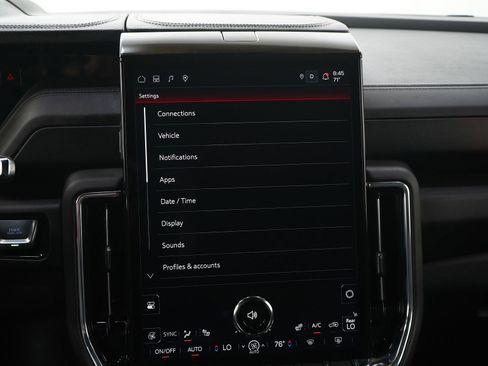 Used 2025 GMC Yukon Denali AWD/4WD image 17