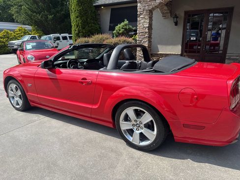 Used 2006 Ford Mustang GT image 29