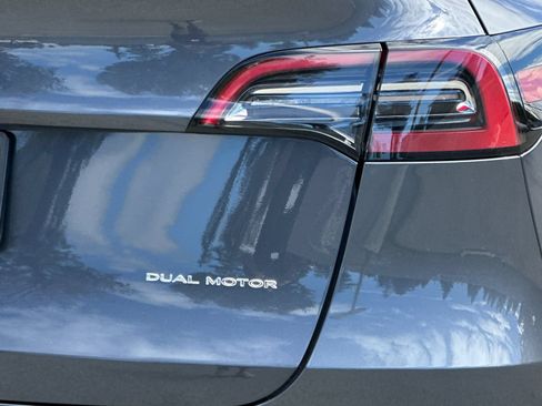 Used 2023 Tesla Model Y Long Range AWD/4WD image 25