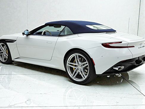 Used 2026 Aston Martin DB12 Convertible RWD image 28