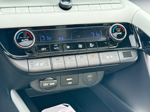New 2026 Hyundai Elantra Limited FWD image 9
