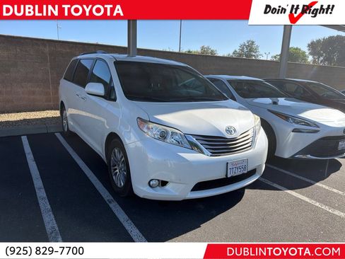 Used 2016 Toyota Sienna XLE w/ XLE Navigation Package FWD image 1