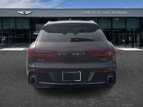 Used 2023 Genesis GV70 2.5T w/ Advanced Package image 8