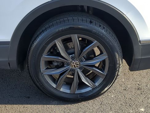 Used 2023 Volkswagen Tiguan SE image 13