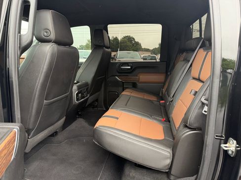 Used 2020 Chevrolet Silverado 2500 High Country w/ Technology Package AWD/4WD image 10