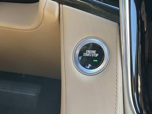 Used 2018 Cadillac Escalade ESV Platinum AWD/4WD image 18