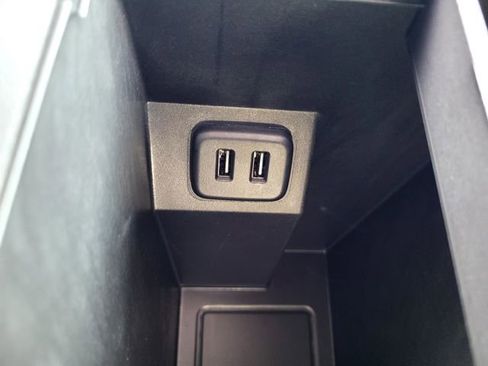 Used 2024 Chevrolet Equinox Premier image 20