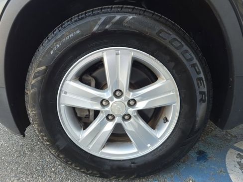 Used 2017 Chevrolet Trax LT w/ Sun & Sound Package image 29