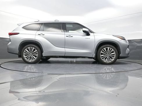 Used 2021 Toyota Highlander Platinum AWD/4WD image 38