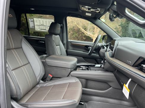 New 2026 Chevrolet Tahoe High Country AWD/4WD image 32