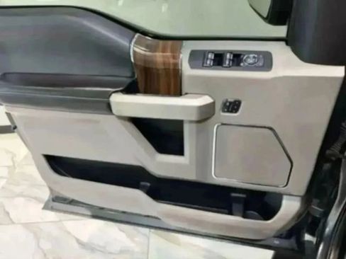 Used 2015 Ford F150 Lariat image 43