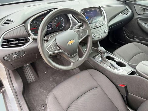 Used 2023 Chevrolet Malibu LT FWD image 4