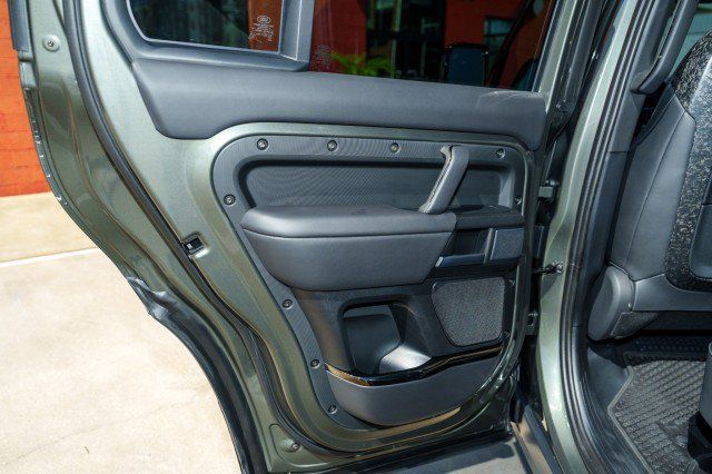 Used 2025 Land Rover Defender 110 AWD/4WD image 18
