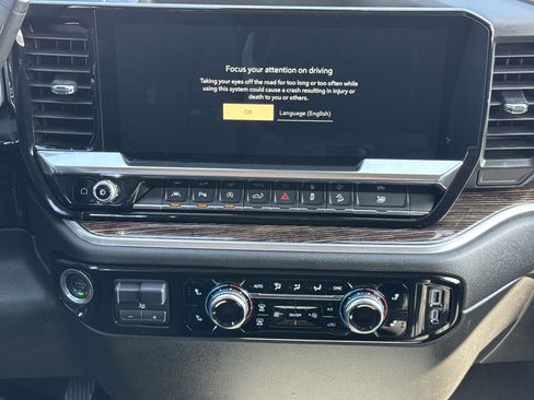 Used 2024 GMC Sierra 1500 SLE w/ Preferred Package image 17