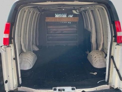 Used 2021 Chevrolet Express 3500 w/ Driver Convenience Package RWD image 16