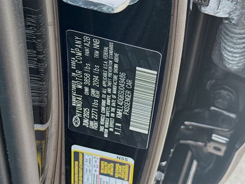 Used 2025 Hyundai Elantra SE FWD image 34