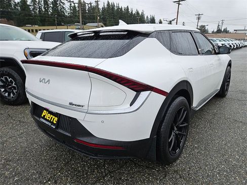 Used 2024 Kia EV6 Light image 4