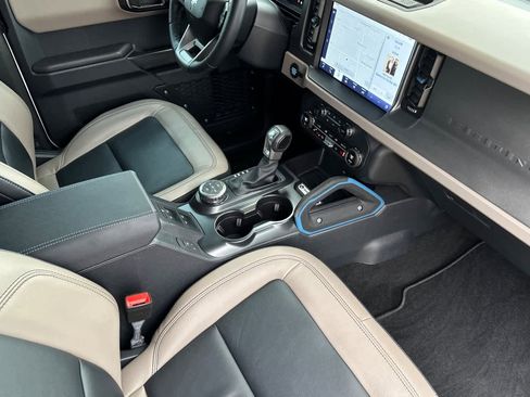 Used 2024 Ford Bronco Wildtrak image 16