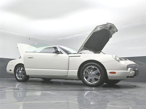 Used 2002 Ford Thunderbird image 44
