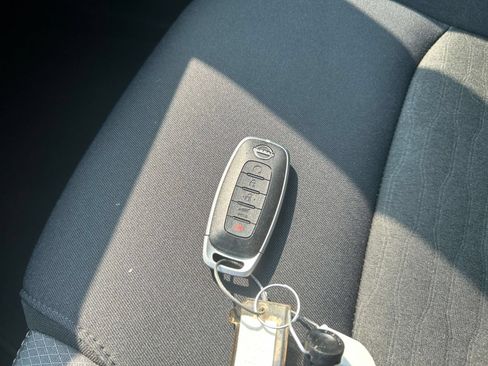 Used 2025 Nissan Pathfinder SV FWD image 15