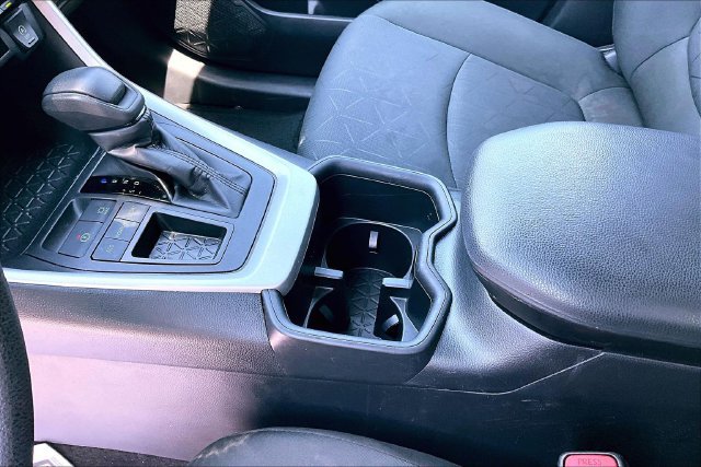 Used 2024 Toyota RAV4 XLE FWD image 17