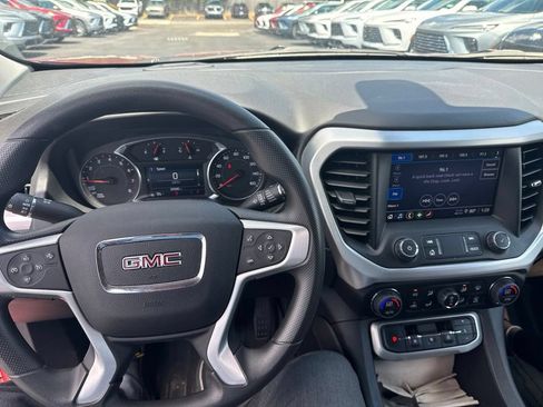 Used 2023 GMC Acadia SLE w/ Driver Convenience Package FWD image 7