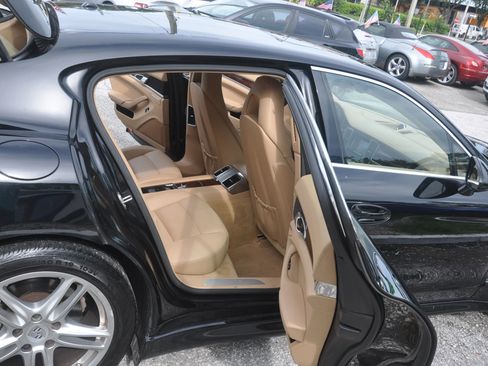 Used 2013 Porsche Panamera 4S image 21