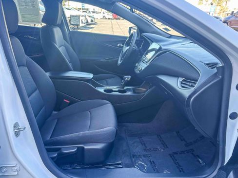 Used 2024 Chevrolet Malibu LT image 20