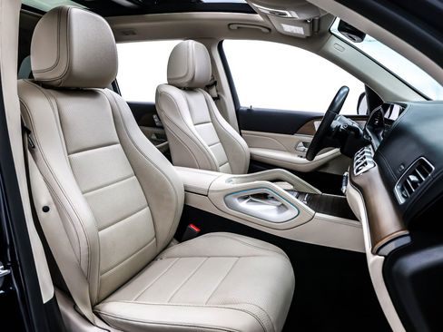 Used 2022 Mercedes-Benz GLS 450 4MATIC image 6