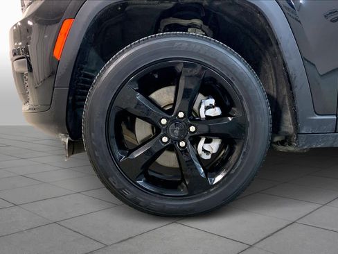 Used 2023 Jeep Grand Cherokee L Laredo image 10