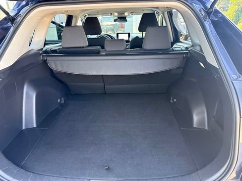 Used 2025 Toyota RAV4 XLE AWD/4WD image 28