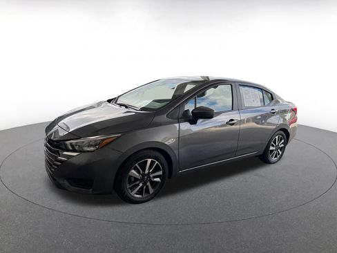 Used 2025 Nissan Versa SV FWD image 4